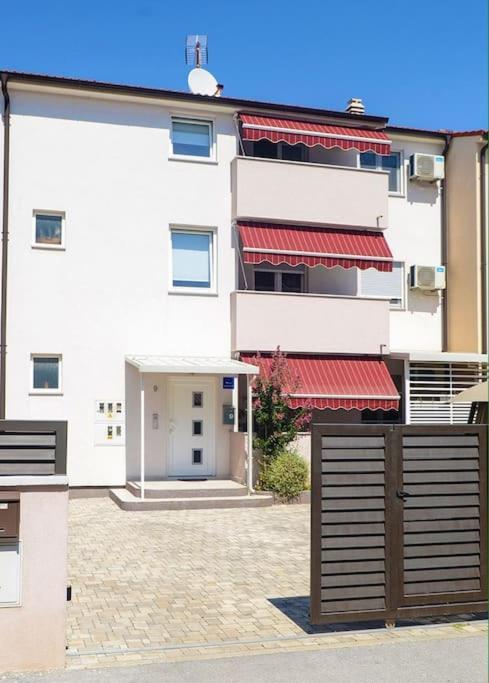 Liam Appartement Pula Buitenkant foto