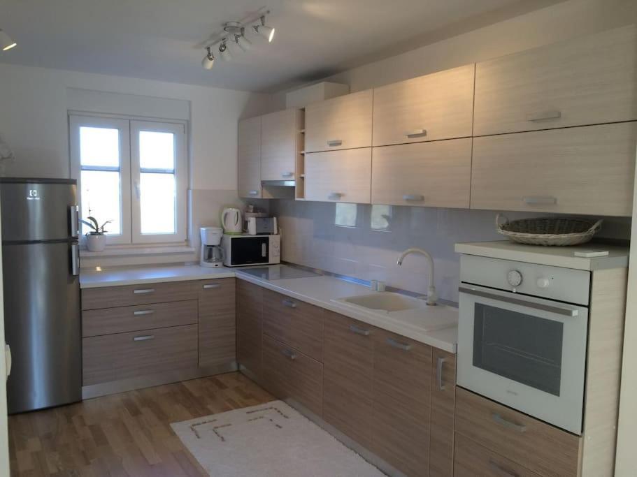 Liam Appartement Pula Buitenkant foto